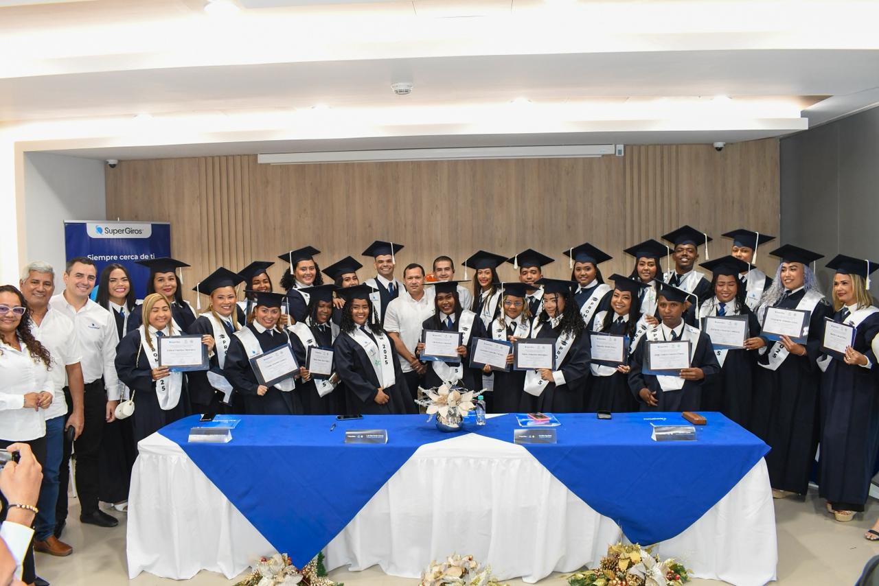 Foto 3 – Fuerza de Ventas de SuperGiros se gradúa del SENA